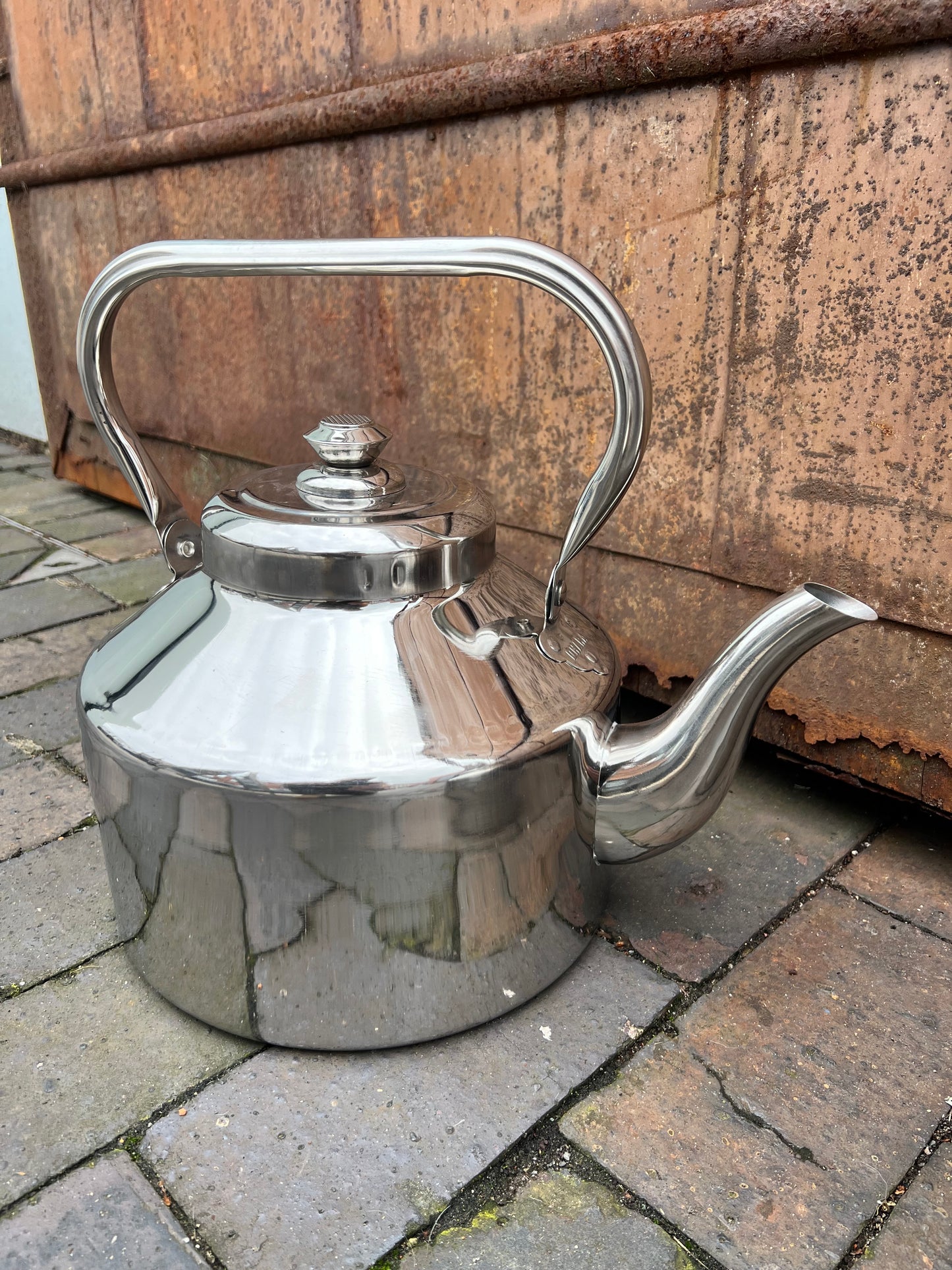 Large Stainless Steel Camping Kettle – 7.5l