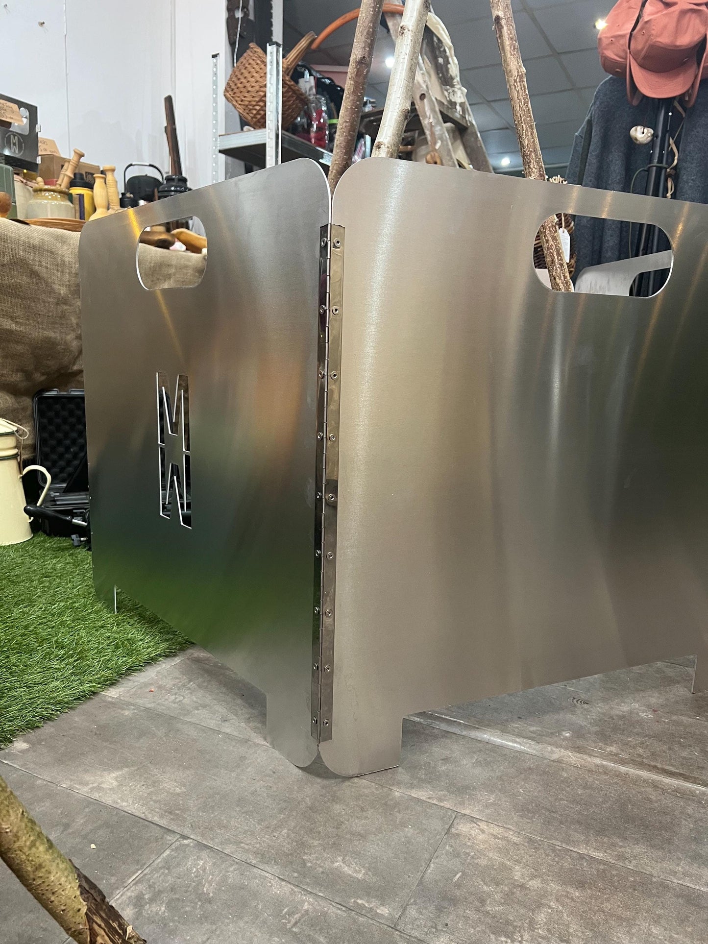 Aluminium Fire Surround – 4 Panel Folding Windbreak | Campfire Safety Screen – Made in England