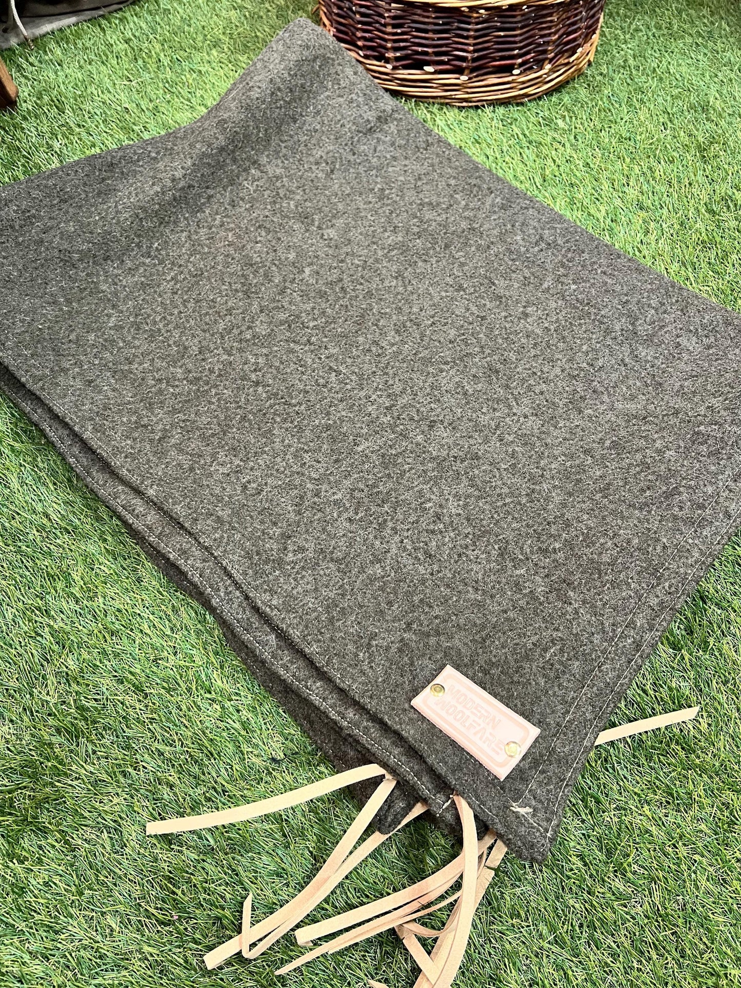 100% Wool Bushcraft Bedroll & Poncho Liner | 425gsm Heavyweight Wool Blanket