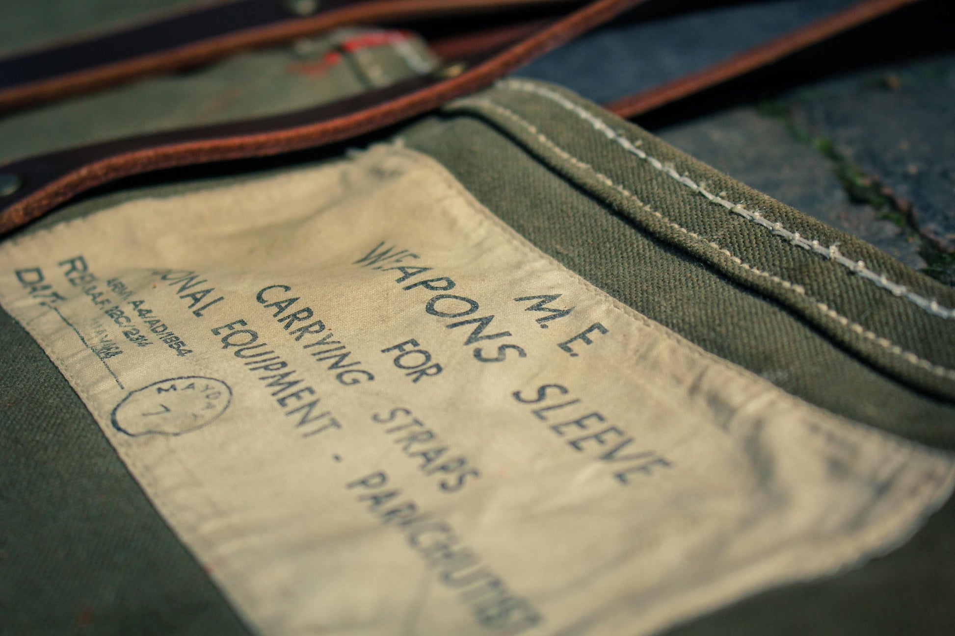 Vintage Military Canvas Tote Bag – Reclaimed Parachutist Equipment Sleeve with vintage wool lining and leather handles