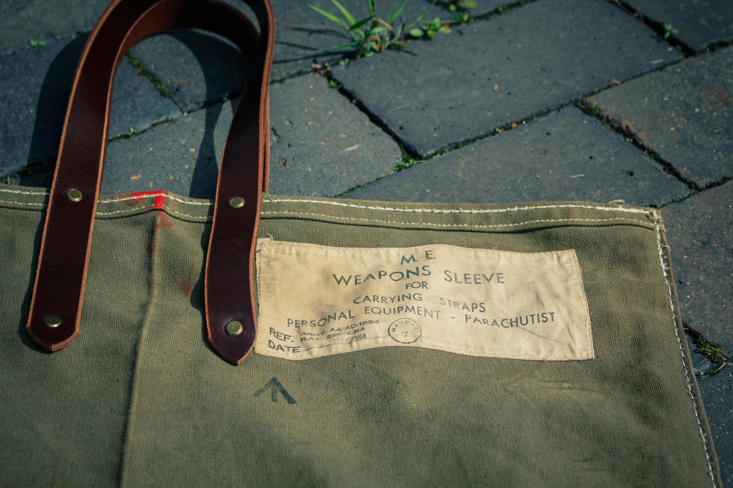 Vintage Military Canvas Tote Bag – Reclaimed Parachutist Equipment Sleeve with vintage wool lining and leather handles