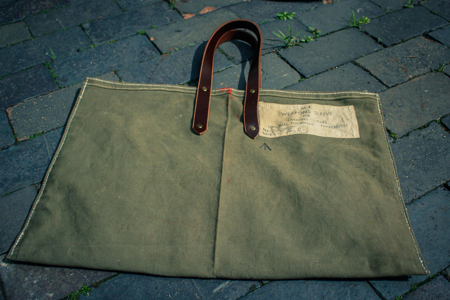 Vintage Military Canvas Tote Bag – Reclaimed Parachutist Equipment Sleeve with vintage wool lining and leather handles
