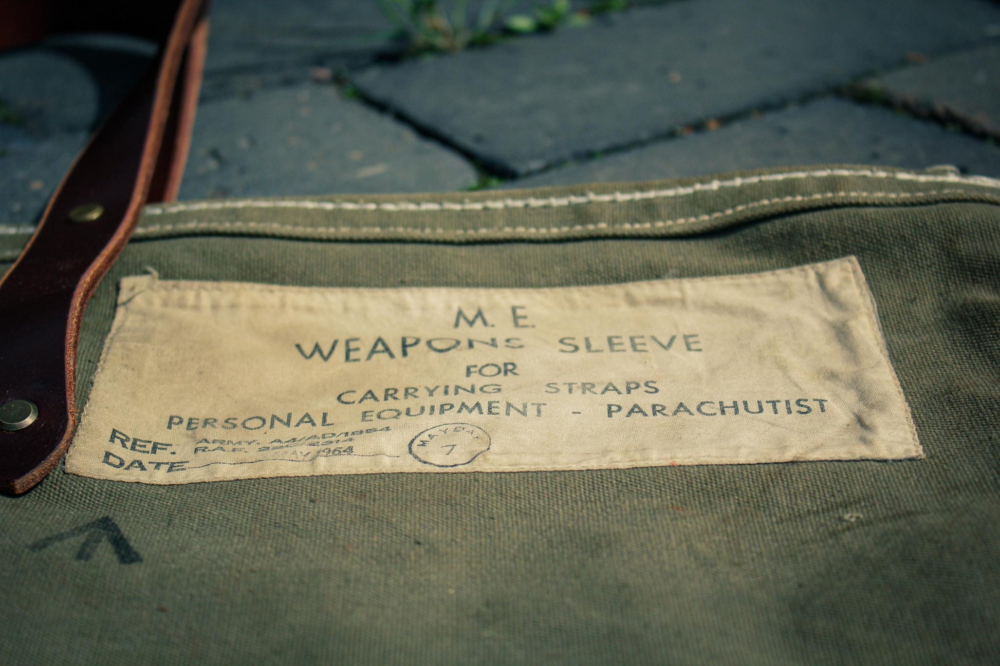 Vintage Military Canvas Tote Bag – Reclaimed Parachutist Equipment Sleeve with vintage wool lining and leather handles
